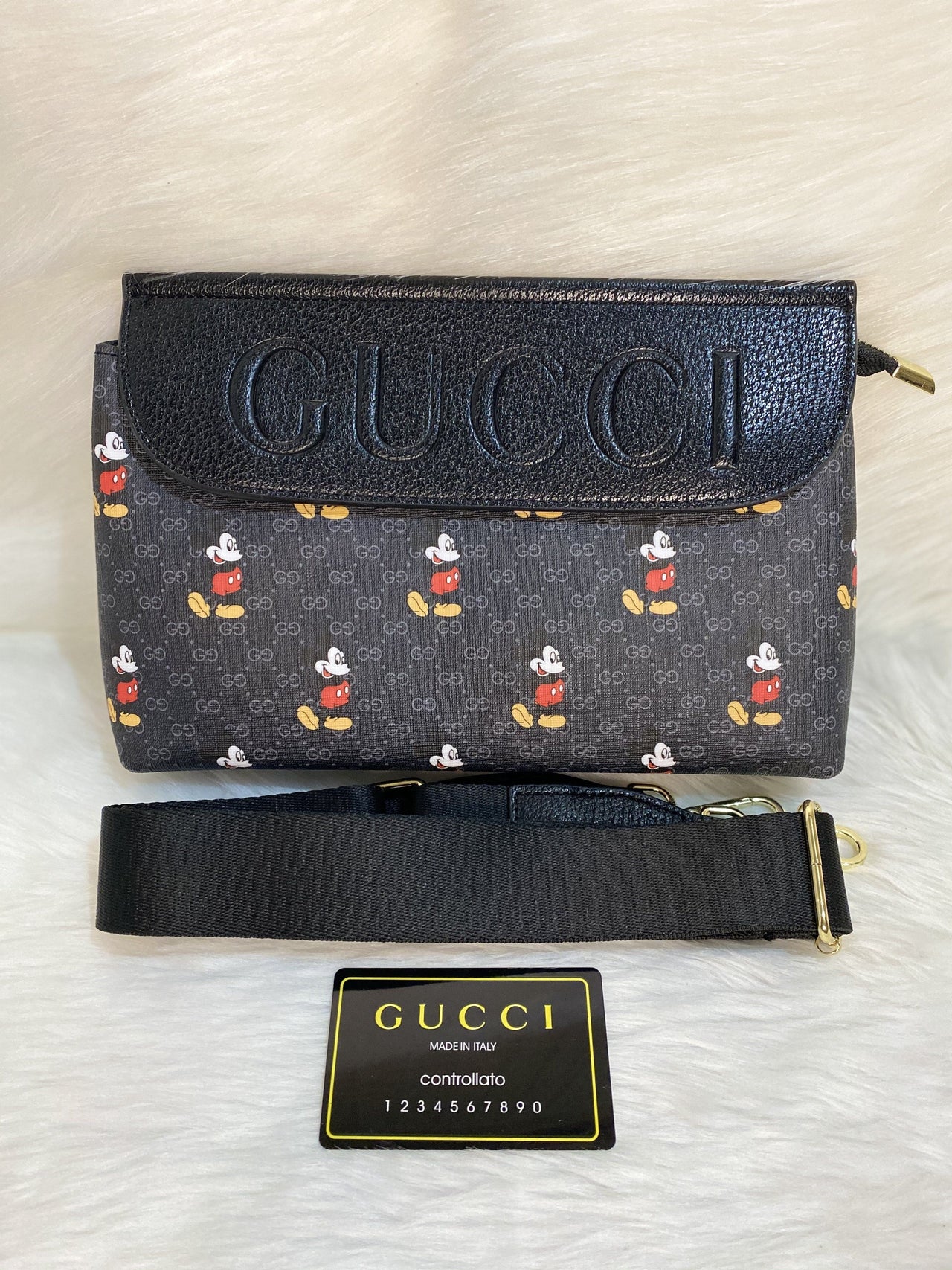 GG02033 Mickey Mouse Sling Bag